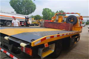 银川附近拖车电话号码服务